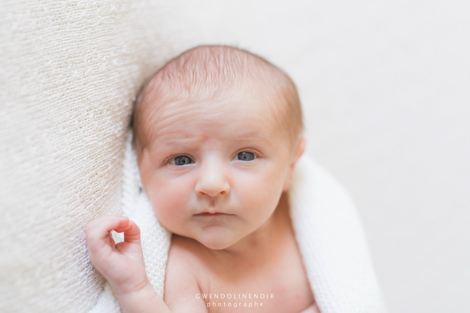 Les photos de bébé avec un photographe nouveau-né 