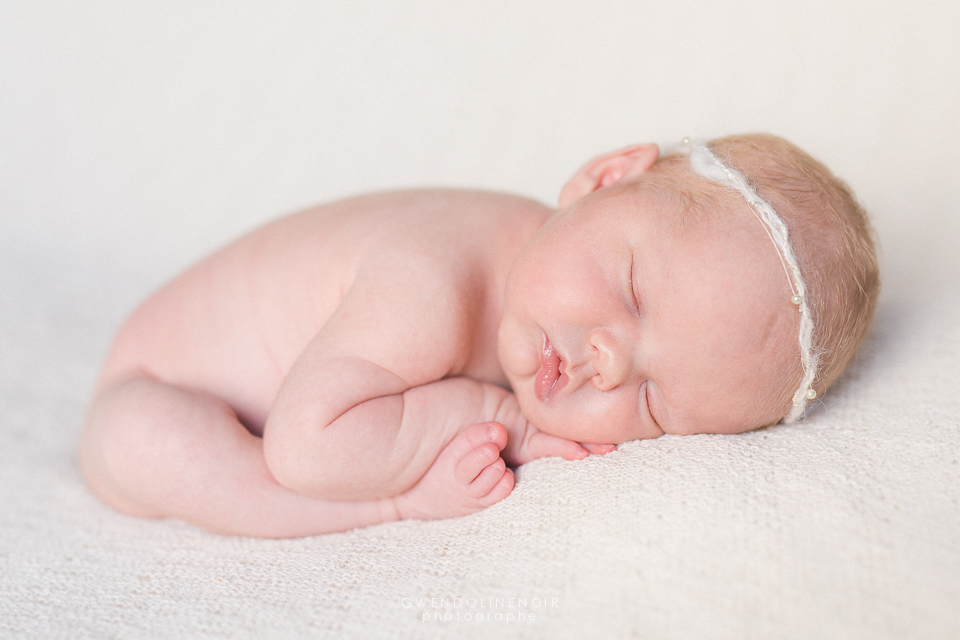 Photographe nouveau-ne bebe Lyon naissance seance photo nourrisson grossesse maternite-13