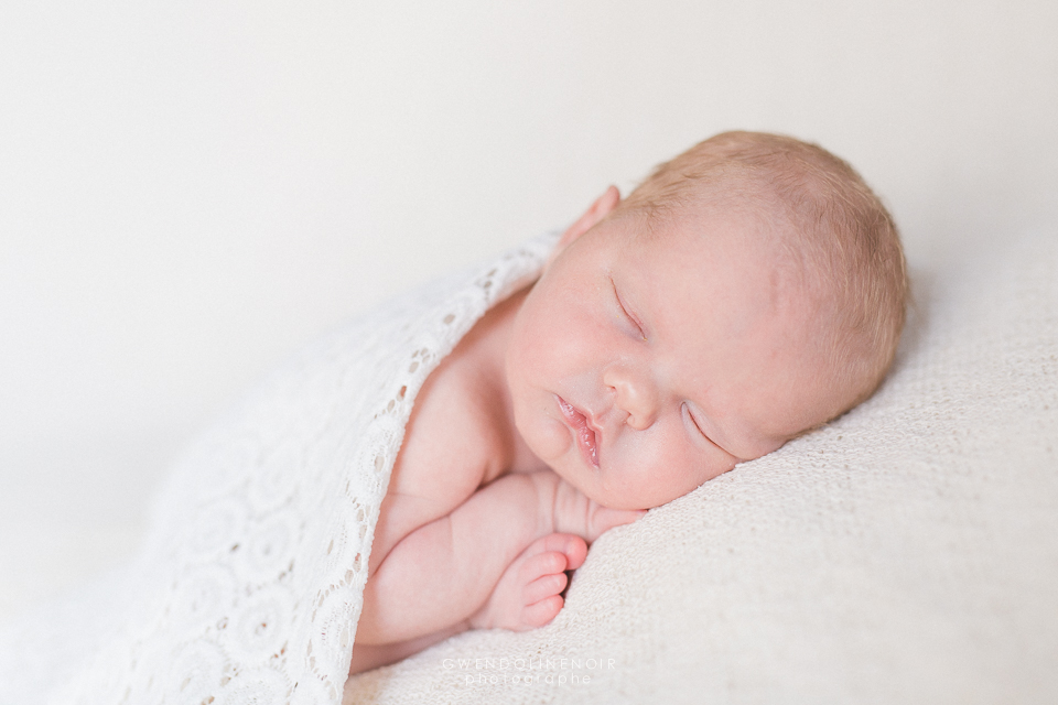 Photographe nouveau-ne bebe Lyon naissance seance photo nourrisson grossesse maternite-14