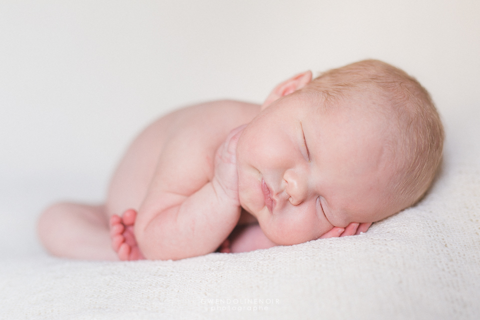 Photographe nouveau-ne bebe Lyon naissance seance photo nourrisson grossesse maternite-15