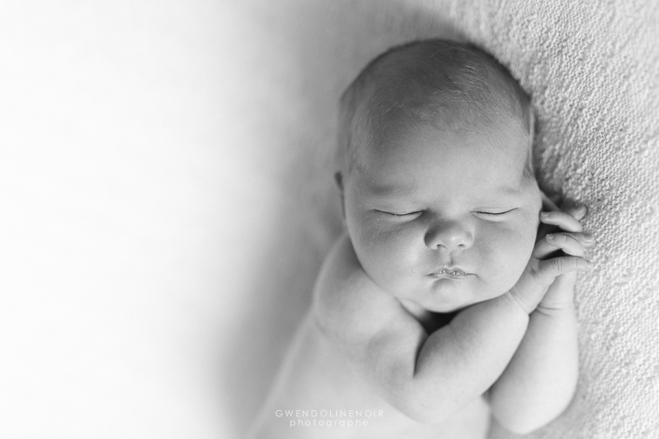Photographe nouveau-ne bebe Lyon naissance seance photo nourrisson grossesse maternite-7