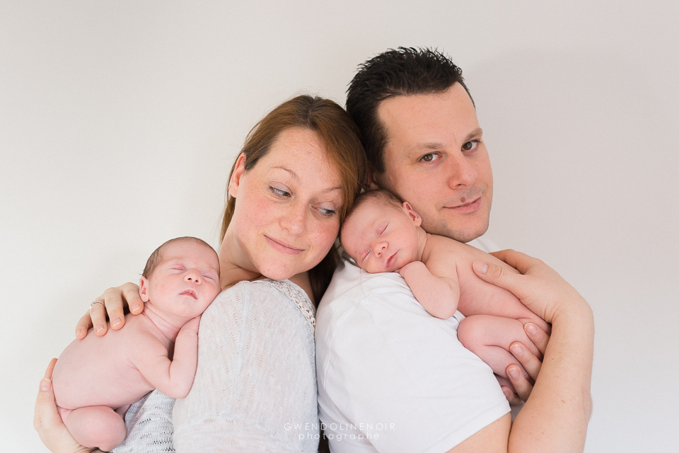 Photographe nouveau-ne bebe naissance seance photo Lyon jumeaux jumelles nourrisson-20