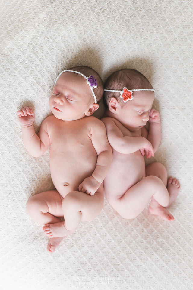 Photographe nouveau-ne bebe naissance seance photo Lyon jumeaux jumelles nourrisson-22