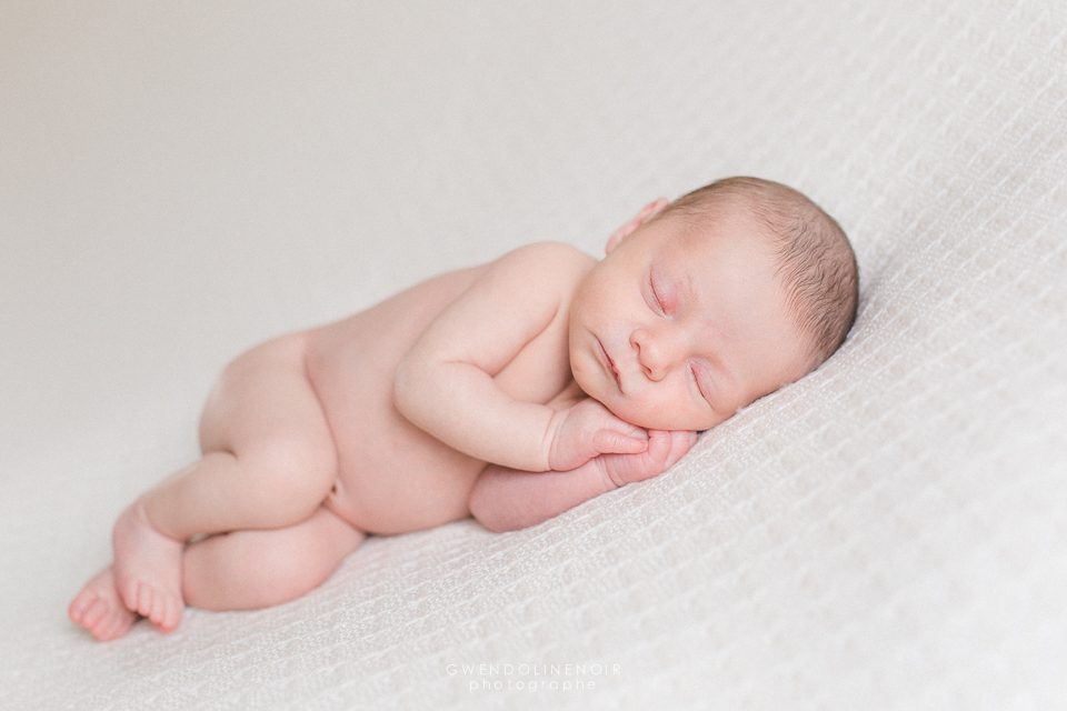 Photographe nouveau-ne bebe naissance seance photo Lyon jumeaux jumelles nourrisson-3