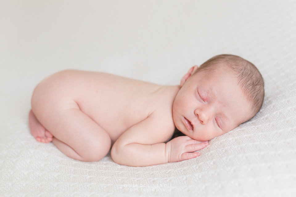 Photographe nouveau-ne bebe naissance seance photo Lyon jumeaux jumelles nourrisson-5