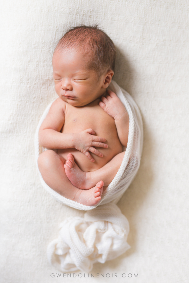 Photographe nouveau-ne bebe nourrisson seance photo lyon bebe naissance newborn posing-9