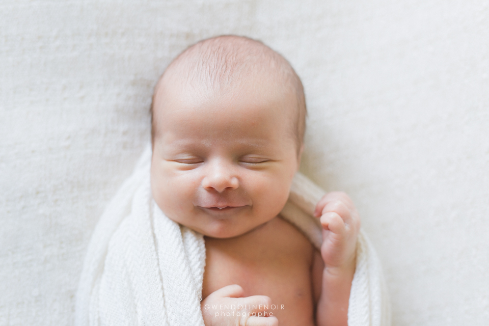 Photographe nouveau-ne bebe nourrisson naissance Lyon seance photo maternite grossesse-4