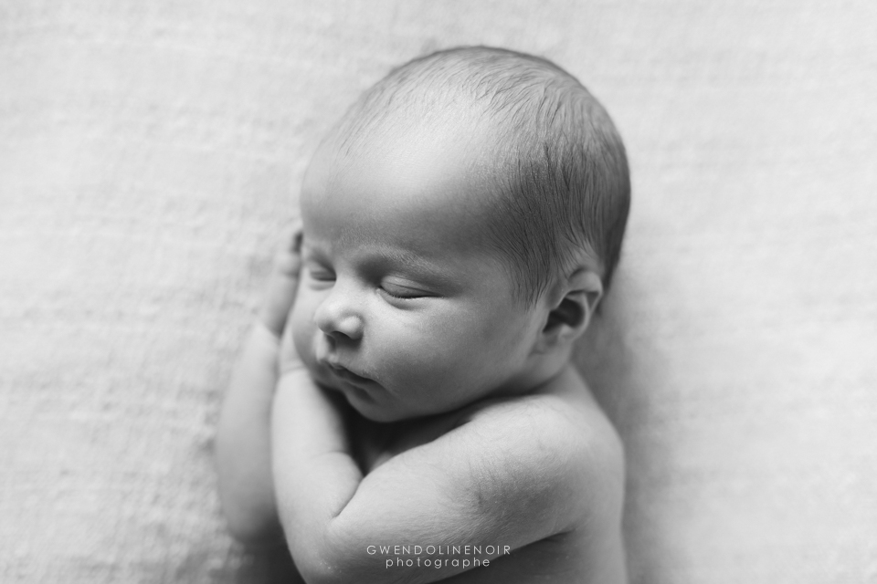Photographe nouveau-ne bebe nourrisson naissance Lyon seance photo maternite grossesse-5