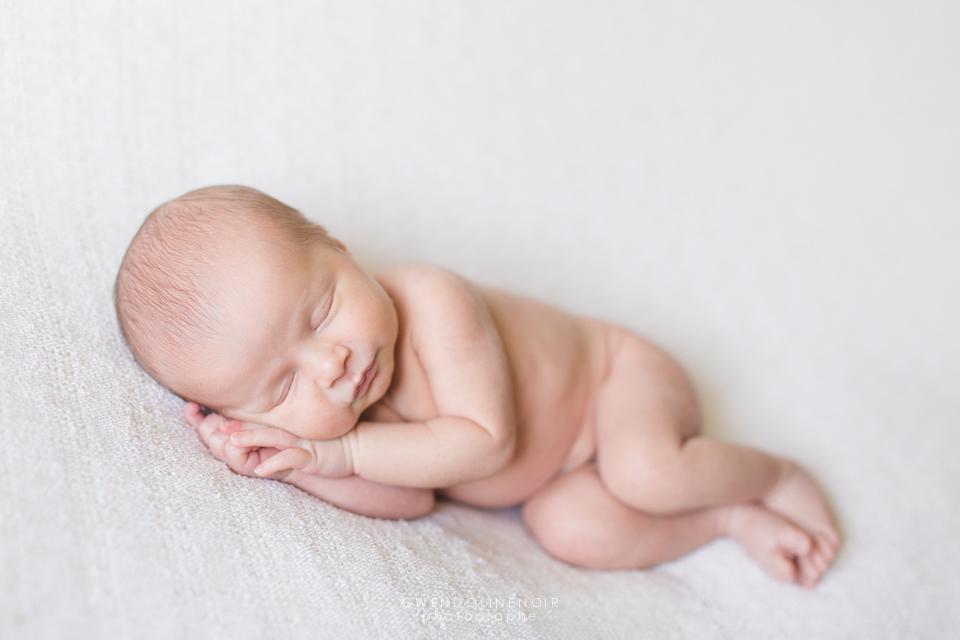 Photographe nouveau-ne bebe nourrisson naissance Lyon seance photo maternite grossesse-6