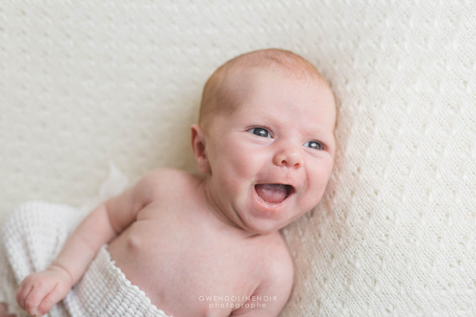 Photographe bebe nouveau-ne naissance lyon maternite grossesse seance photo nourrisson-10