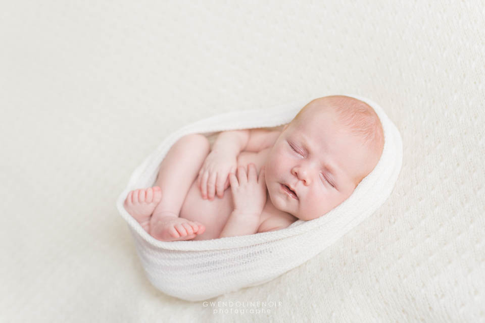 Photographe bebe nouveau-ne naissance lyon maternite grossesse seance photo nourrisson-4
