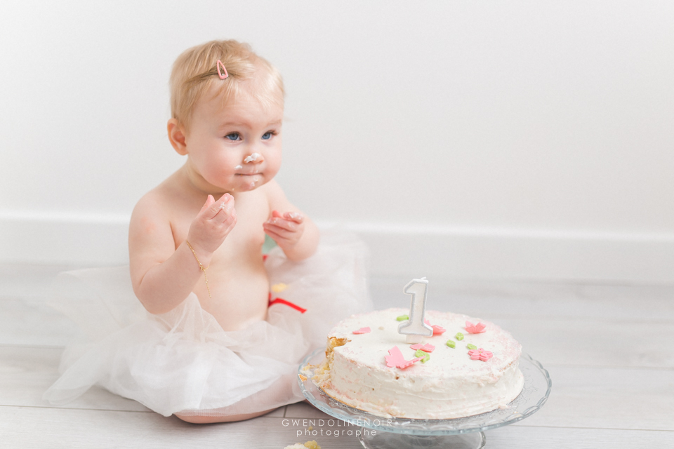 Photographe nouveau ne bebe Lyon seance photo nourrisson naissance smash the cake anniversaire-10