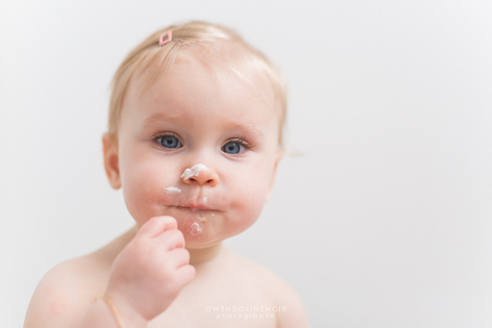 Photographe nouveau ne bebe Lyon seance photo nourrisson naissance smash the cake anniversaire-11