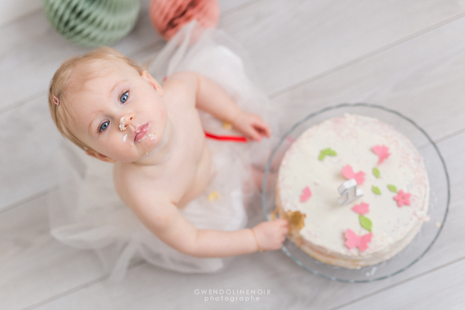 Photographe nouveau ne bebe Lyon seance photo nourrisson naissance smash the cake anniversaire-12