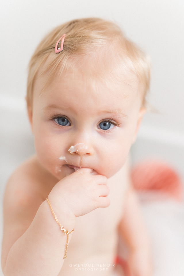 Photographe nouveau ne bebe Lyon seance photo nourrisson naissance smash the cake anniversaire-15