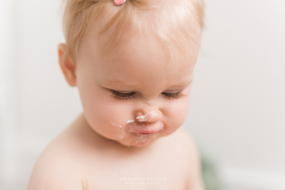 Photographe nouveau ne bebe Lyon seance photo nourrisson naissance smash the cake anniversaire-17