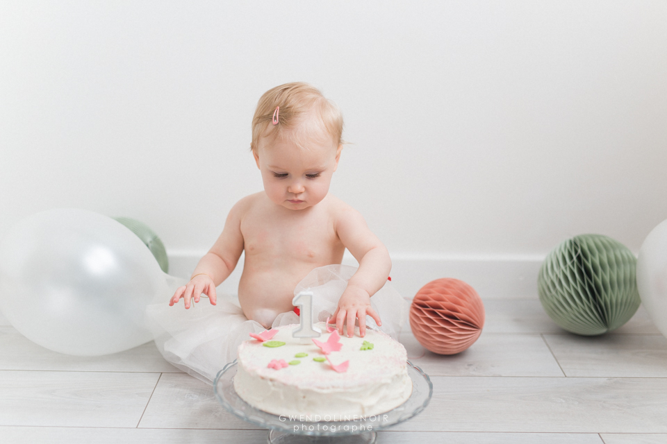 Photographe nouveau ne bebe Lyon seance photo nourrisson naissance smash the cake anniversaire-5