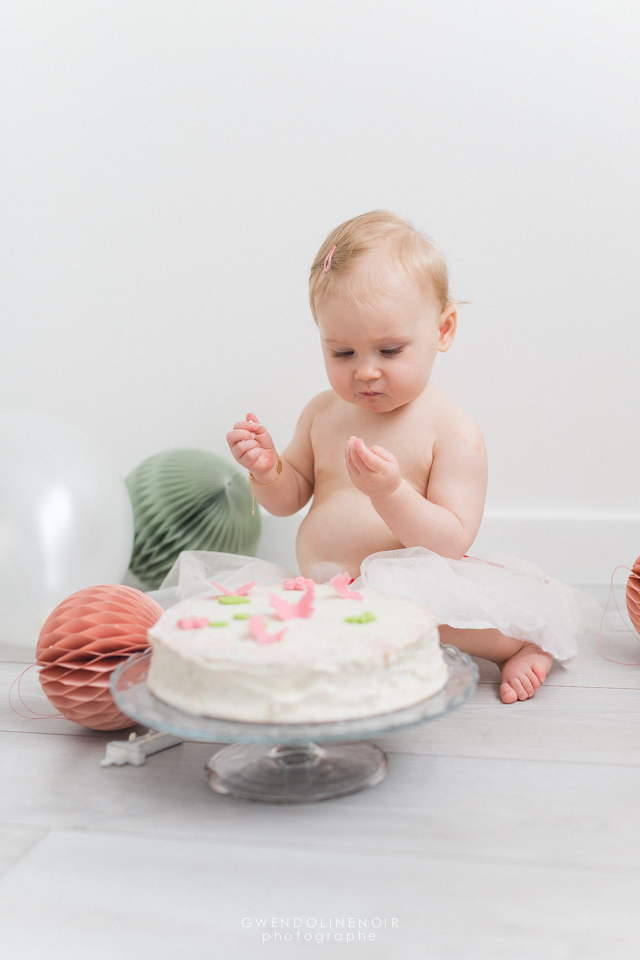 Photographe nouveau ne bebe Lyon seance photo nourrisson naissance smash the cake anniversaire-6