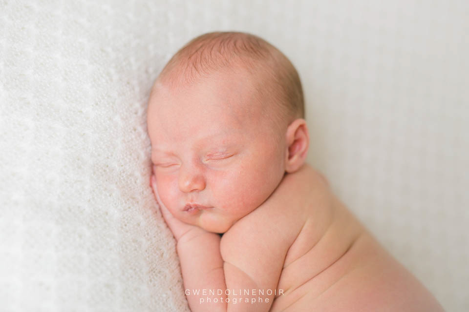Photographe bebe nouveau-ne nourrisson Lyon seance photo naissance maternite grossesse-4