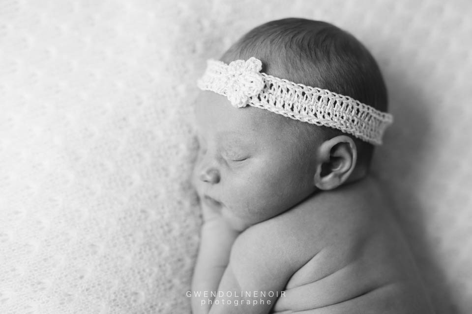Photographe bebe nouveau-ne nourrisson Lyon seance photo naissance maternite grossesse-6
