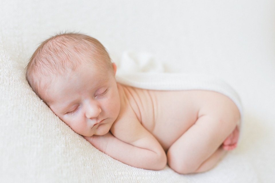 Photographe nouveau-ne bebe nourrisson naissance Lyon maternite-10