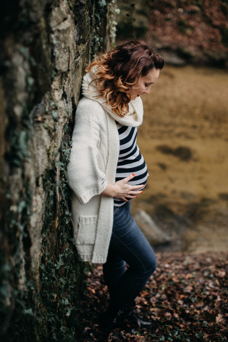 Photographe grossesse baby seance photo femme enceinte lifestyle bebe nature foret-9