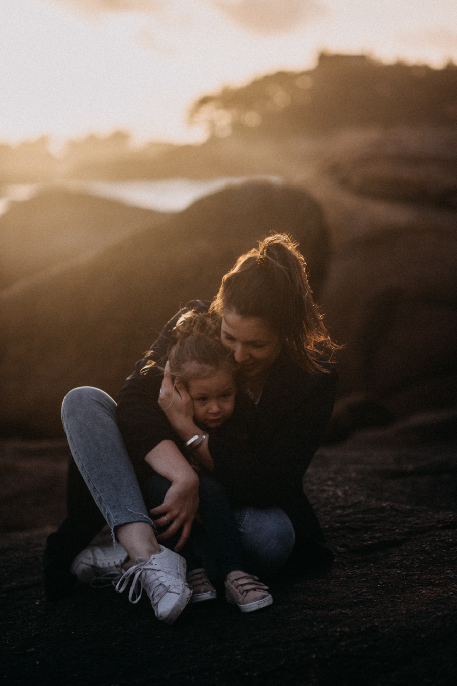 Photographe lifestyle famille mer plage family session bretagne lyon sunset lumiere enfants-30